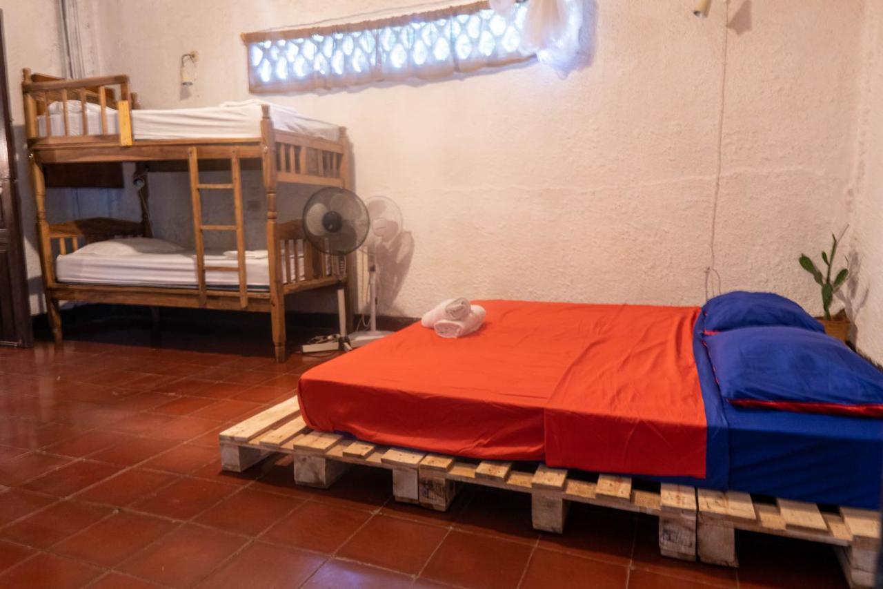 Caracolito Hostel Las Penitas Bagian luar foto
