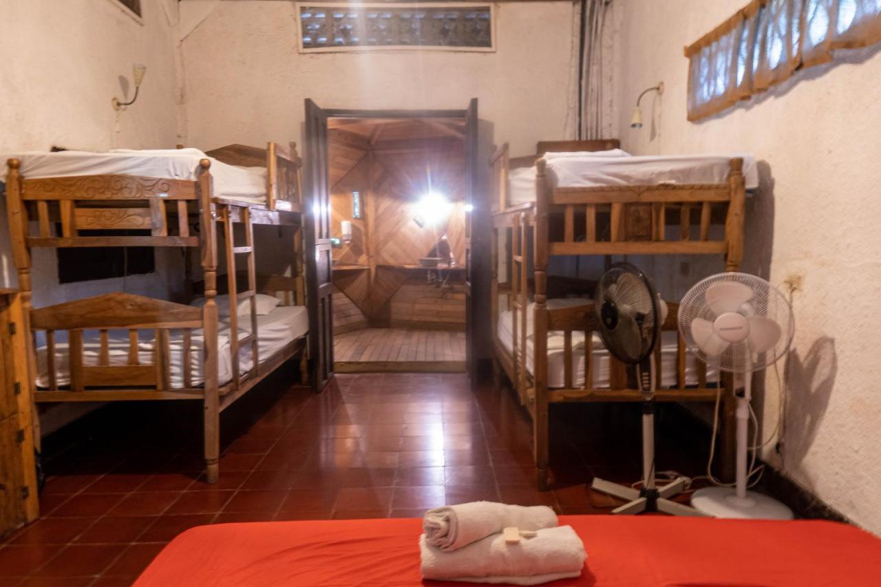 Caracolito Hostel Las Penitas Bagian luar foto